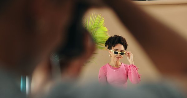 Illuminating style: jeremy jakubowicz's fashion photography